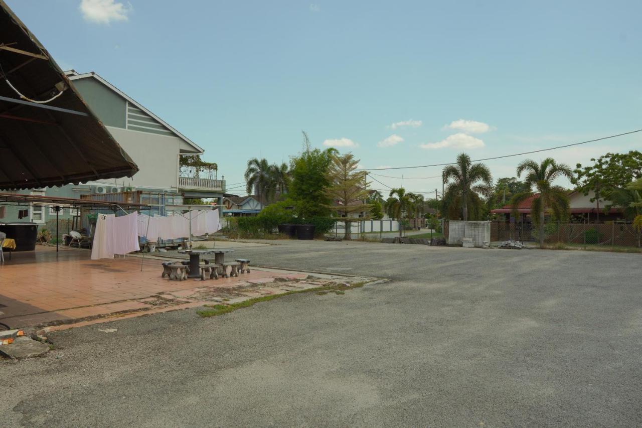 V Hotel Teluk Intan Luaran gambar
