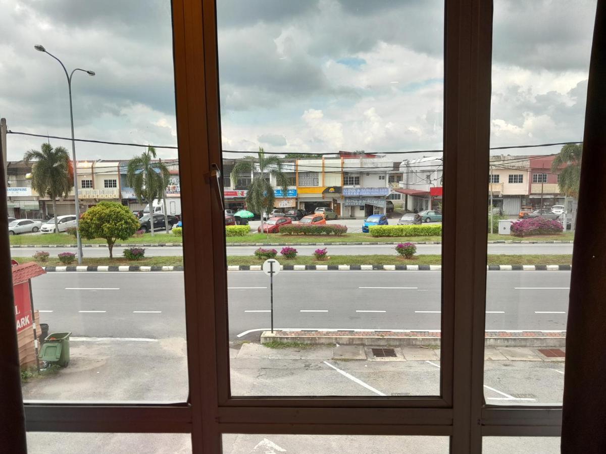 V Hotel Teluk Intan Luaran gambar