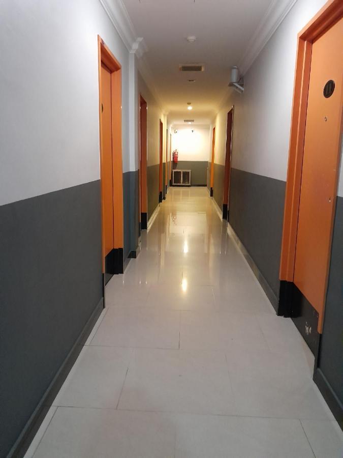 V Hotel Teluk Intan Luaran gambar