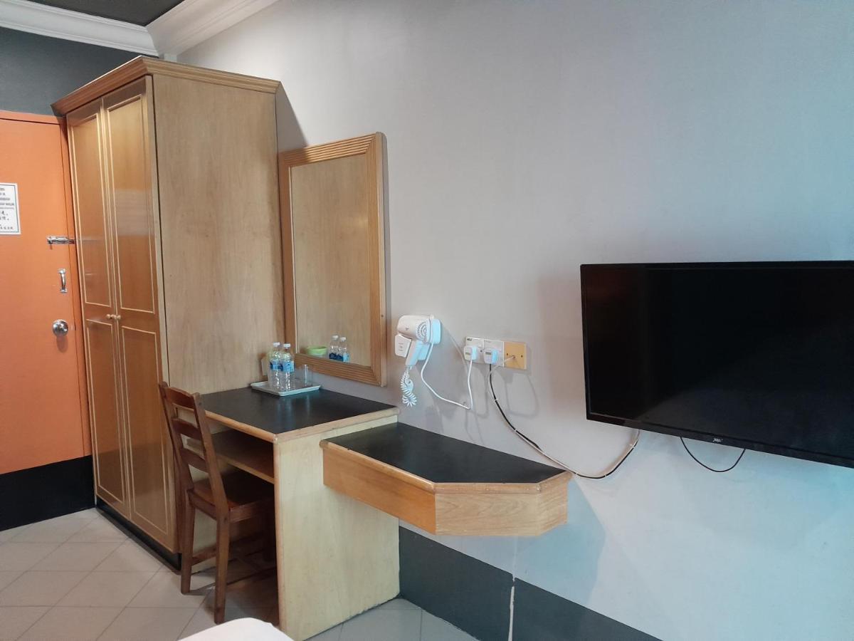 V Hotel Teluk Intan Luaran gambar