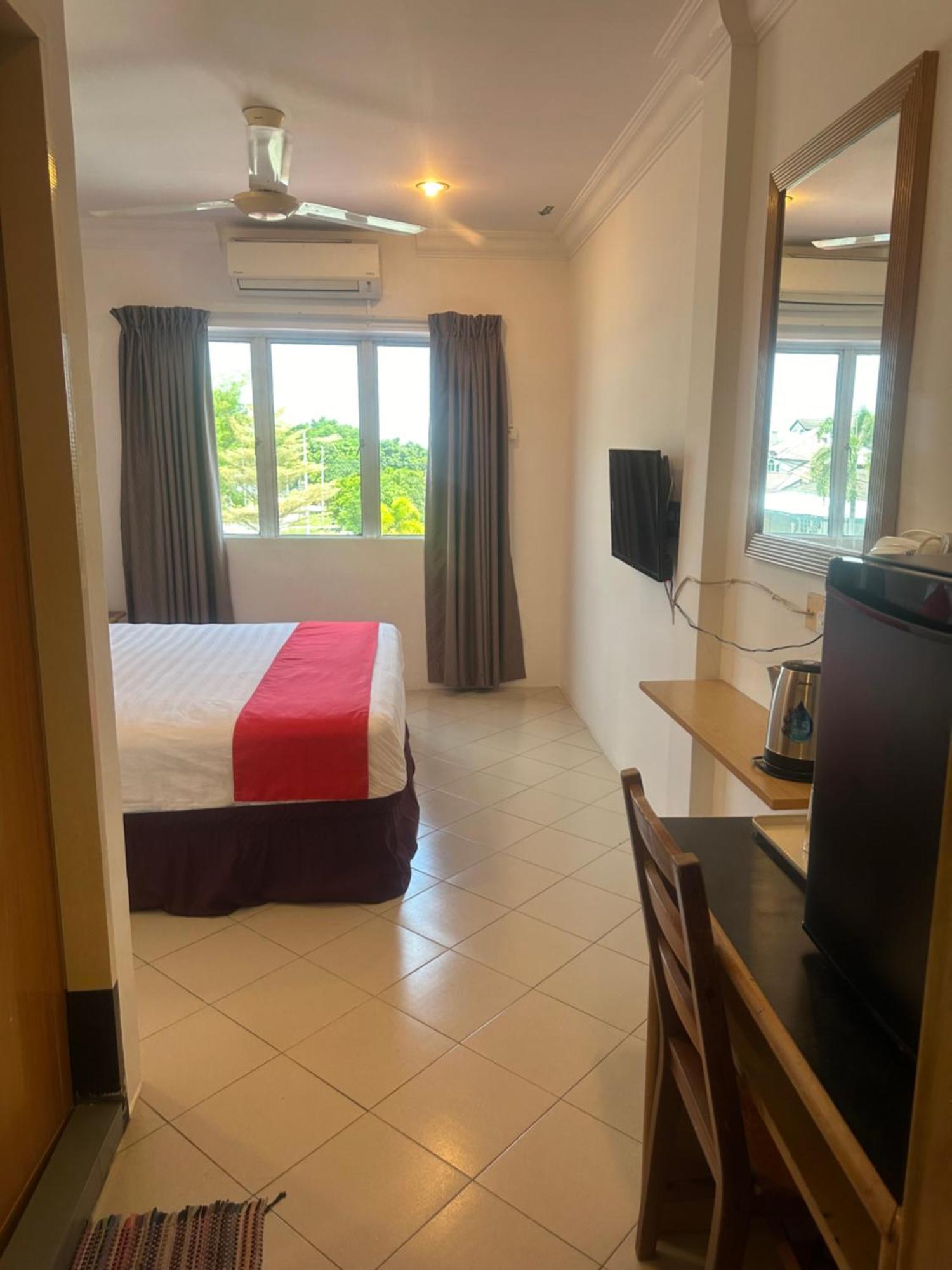 V Hotel Teluk Intan Luaran gambar